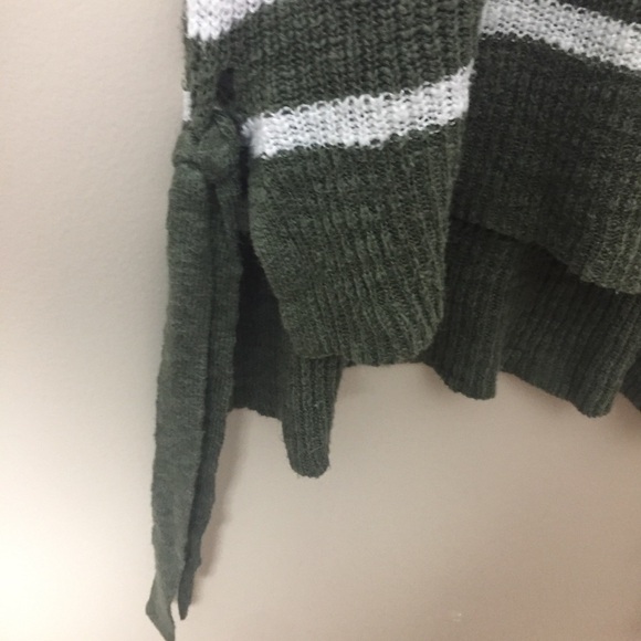 [Caslon] Olive Green & White Striped Sweater - Picture 4 of 8